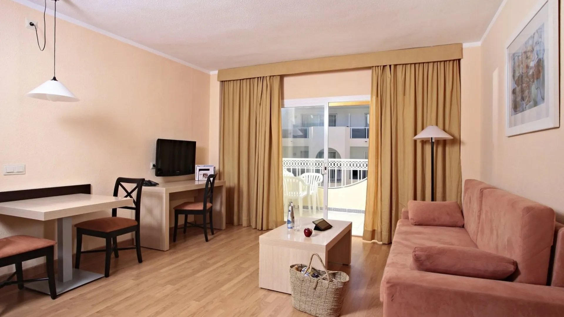 Zafiro Bahia Aparthotel Playa de Muro